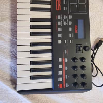 Akai MPK225 MIDI Keyboard Controller