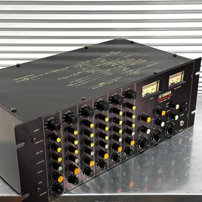 Yamaha M406 Professional Mixer image 2