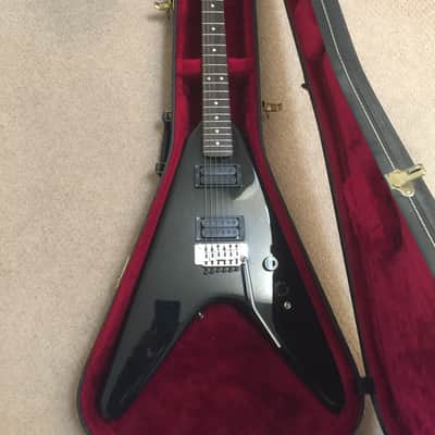 Kramer Focus 4000 1983 Floyd Rose guitar black gloss with case - ESP image 3