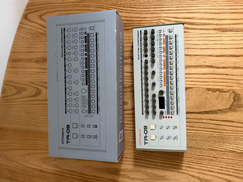 Roland TR-09 Rhythm Composer 2017 - Present - White image 1