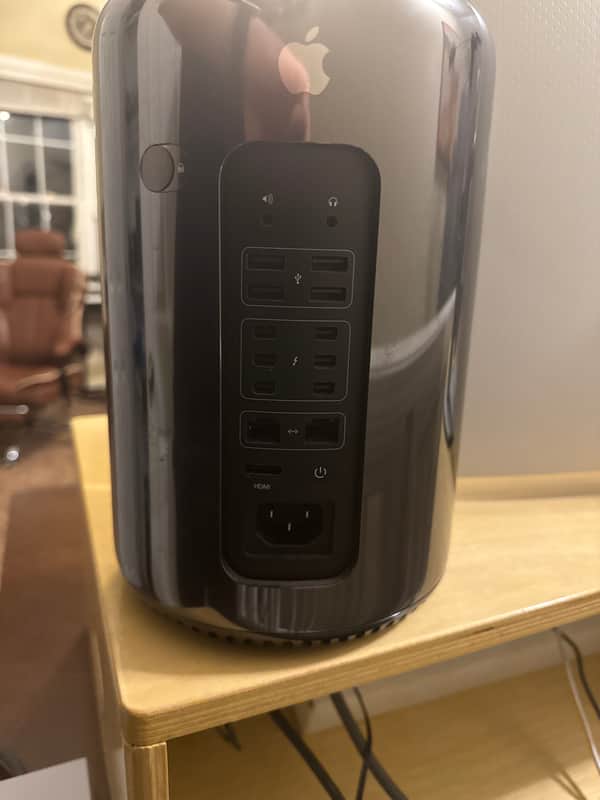 Apple Mac Pro (Late 2013) – 128 RAM, 256GB SSD – Big Sur Installed image 1