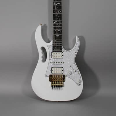 Ibanez JEM7VP Steve Vai Signature with Rosewood Fretboard 2004 - 2019 White image 1