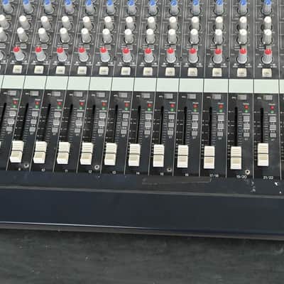 Yamaha MG24/14FX 24-Input 14-Bus Mixing Console with Effects CG01LR9 image 7