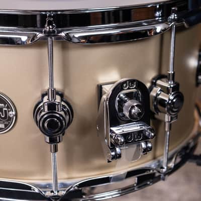 DW- DRPT6514SSGT- DW  Performance Series Snare Drum 6.5x14 Hard Satin Lacquer - Gold Mist image 4