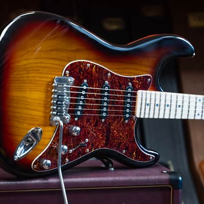 2010 G&L Tribute Series S500 SSS - in 3 Tone Sunburst image 1