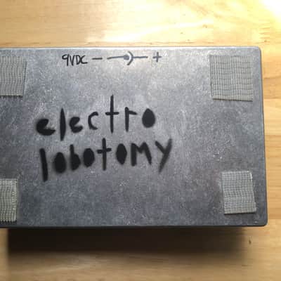 Electro Lobotomy 2 oscillator drone box with touch sensor + external input + CV inputs / Wave Shaper Filter // Synth 2018 image 2