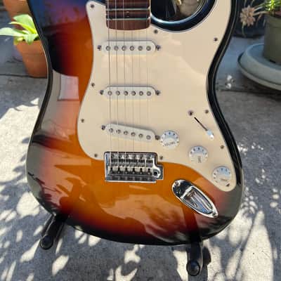 Fender Standard Stratocaster with Rosewood Fretboard 2003 - Brown Sunburst image 4