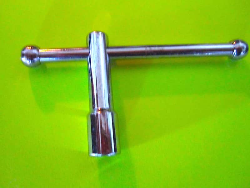 Drum Key - NOS image 1