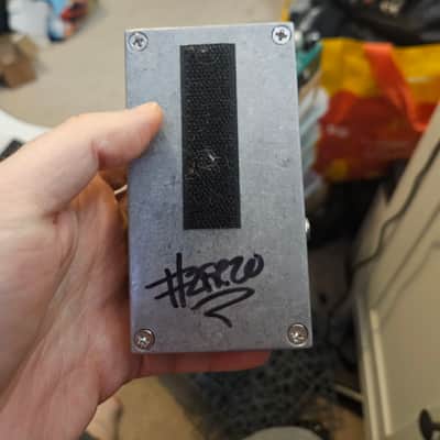 Zero fret Bass fuzz 2020s - Black and gold image 2