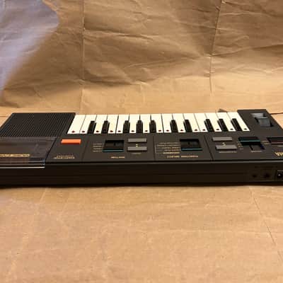 Yamaha TYU-40 80s RARE 25-key Mini Synthesizer MINT Condition in box with Microphone and 3 song cards image 8