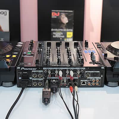 Xvive Dual U3 Wireless System for Audio image 19