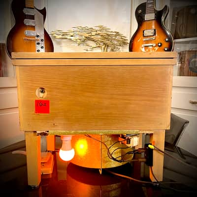Rotary Connection Vibra-Table MINI PLUS! Leslie/Rotary guitar speaker cabinet/fliptop table with upfiring vintage 10” speaker and 12” downfiring into Leslie. Speed control foot switch. LIGHTS UP! 50 watts/16 ohms 2026 - Blonde wood / gold sparkle image 13