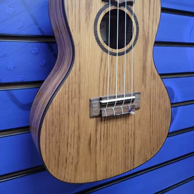 USED Lanikai Model OA-C Oak Concert Size Acoustic Ukulele w/ Gig Bag image 4
