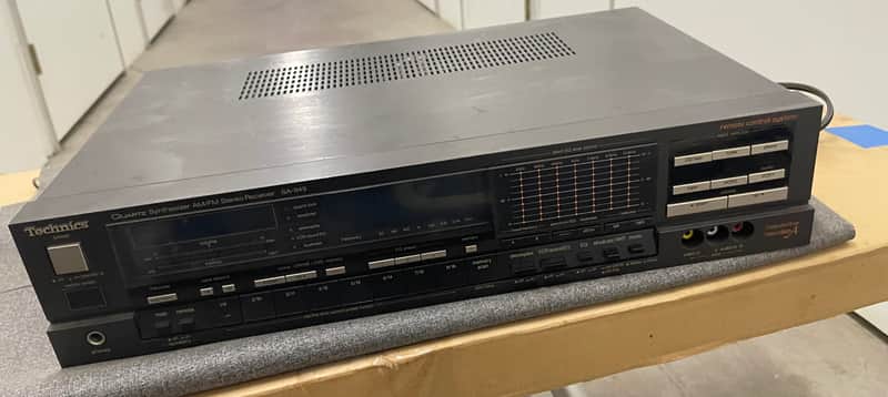 Technics SA 949 Quartz Synthesizer AM/FM Stereo Receiver 1987 - Black image 1
