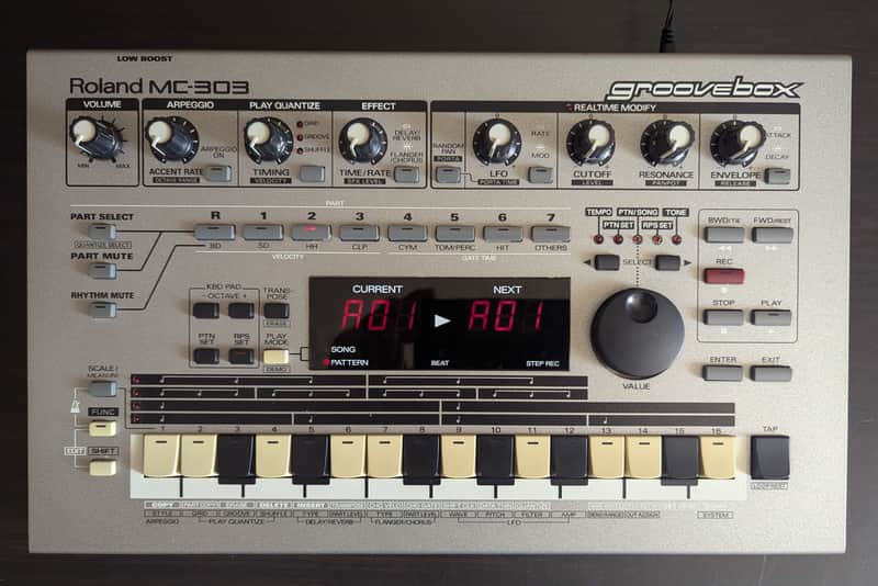 Roland MC-303 Groovebox 1990 - 1998 - Silver image 1