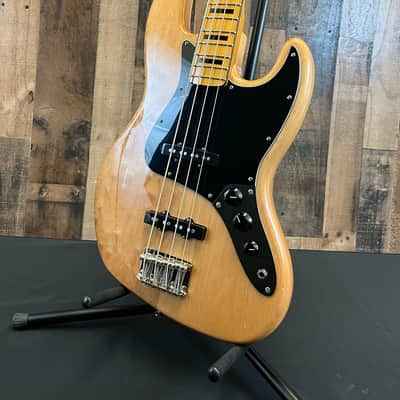 Fender Classic Vibe 70's Jazz Bass 2020 - Natural image 18