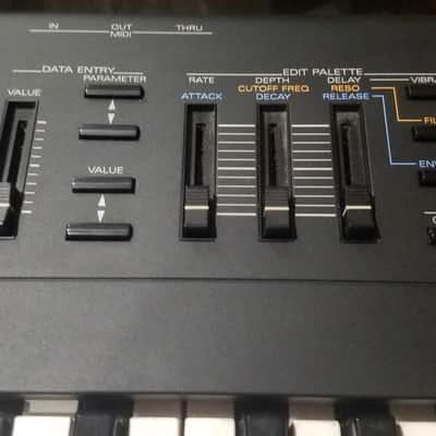 Roland JV-30 16 Part Multi Timbral Synthesizer image 4