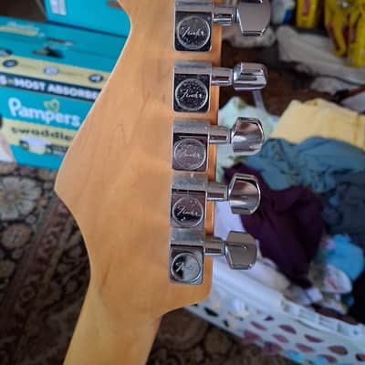 Fender  Standard  stratocaster 1997 2001 - Black image 13