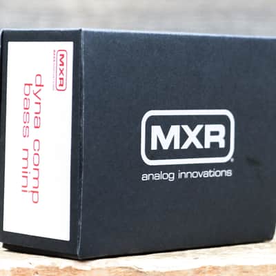 MXR M282 Dyna Comp Bass Compressor Mini Clean & Tone Controls Effect Pedal w/Box image 8