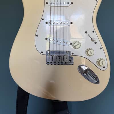 Fender 40th Anniversary American Standard Stratocaster with Maple Fretboard 1994 - Arctic White image 2
