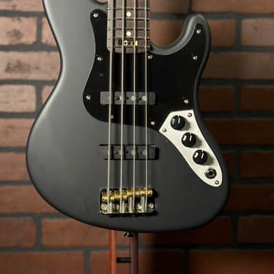 Woodcraft Electric Guitars JB4 Mini "Shortest-Scale" 4-String Electric Bass Black image 4