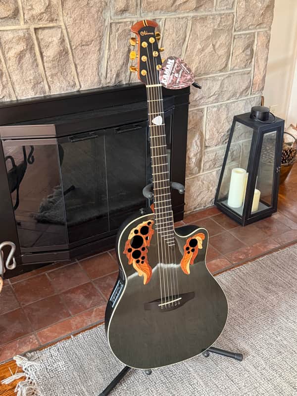 Ovation Adamas 1597 - Unidirectional Smooth Top Graphite/Birch image 1