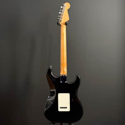 Fender Standard Stratocaster, Left-Handed 2000, Black image 9