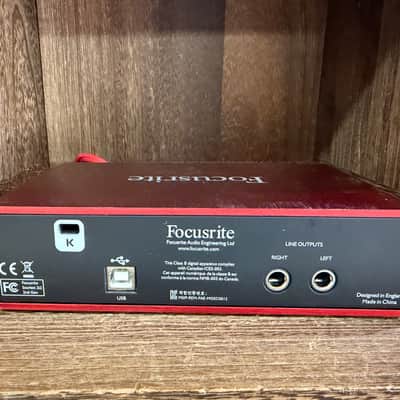 Focusrite Scarlett 2i2 2nd Gen USB Audio Interface 2016 - 2018 - Red / Black image 3