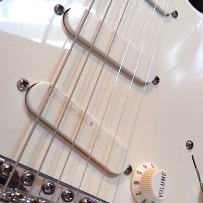 Fender ST-362V Stratocaster Japan "E" Serial Lace Gold Sensors 1986-87 White image 2