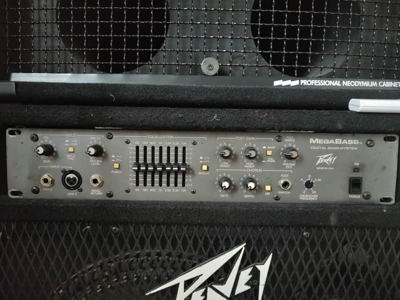 Peavey MegaBass Digital Bass System 400-Watt Biamped Bass Head 1980s - Gray image 1