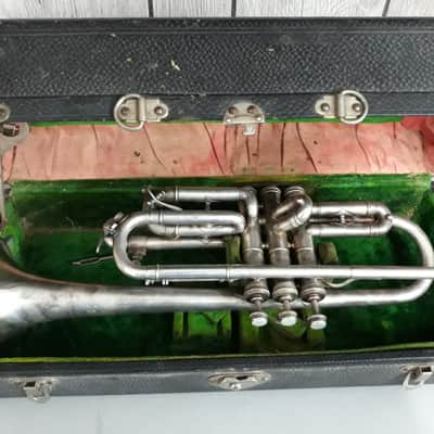 Holton H-C Silver Trumpet, vintage w/ original Frank Holton hard-shell case - Consignment image 1