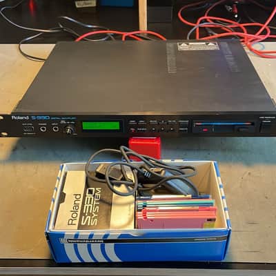 Roland S-330 12Bit Sampler + Roland MU 1 + Library image 2