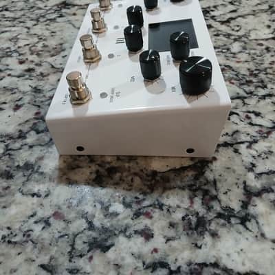 Meris LVX 2022 - Present - White image 6