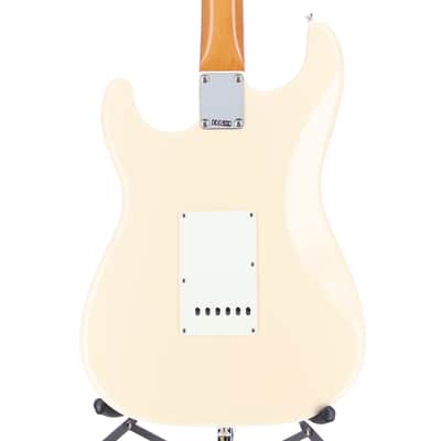Fender Certified Pre-Owned Vintera II '60s Stratocaster, Rosewood Fingerboard RW, Olympic White (E7) (74183) image 2