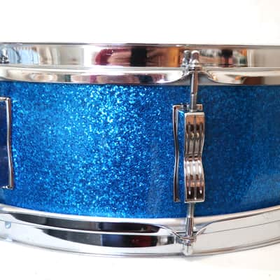 Ludwig No. 908P Jazz Festival 5x14" 8-Lug Snare Drum with Pointed Blue/Olive Badge 1969-1971 Sparkling Blue Pearl image 3