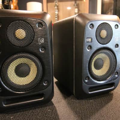 KRK V4 Series 4 4" Active Studio Monitors (Pair) – 2016–2021 – Black w/ Grilles & Cables Bild 1