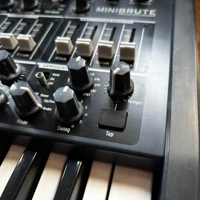 Arturia MiniBrute 25-Key Synthesizer 2012 - 2018 - Black image 5