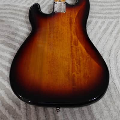 Squier Classic Vibe '60s Precision Bass 3-Color Sunburst image 6