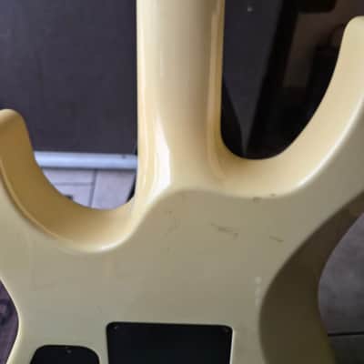 Charvel Model 6 HSS with Rosewood Fretboard 1986 - 1989 - Pearl White image 9