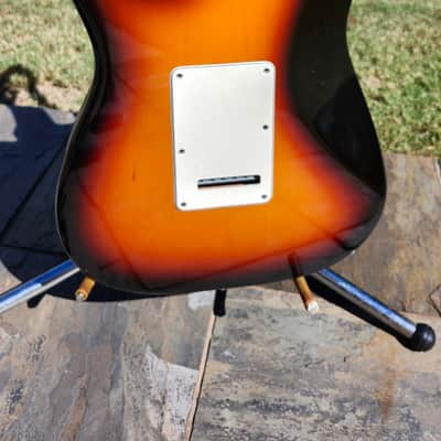 1994 Fender 40th Anniversary Stratocaster with Maple Fretboard Brown Sunburst image 7