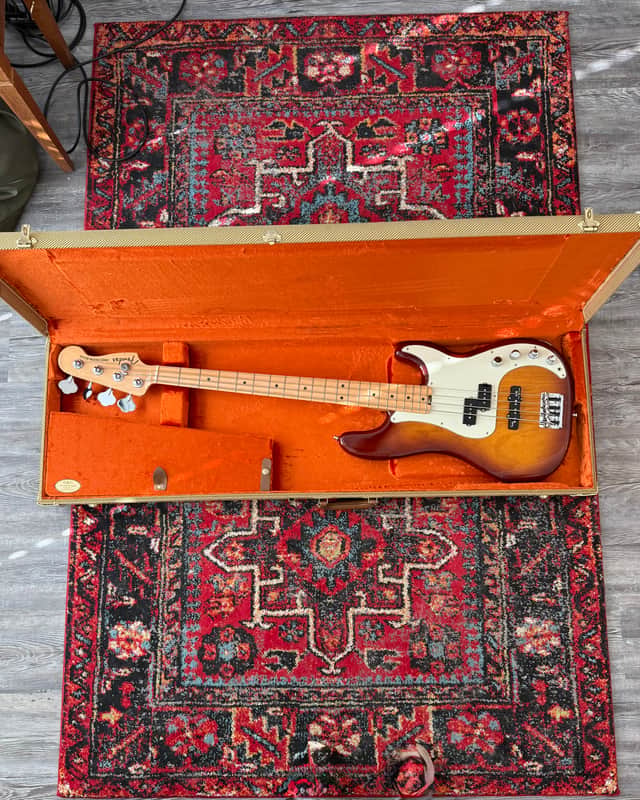 Fender American Elite Precision Bass with Maple Fretboard