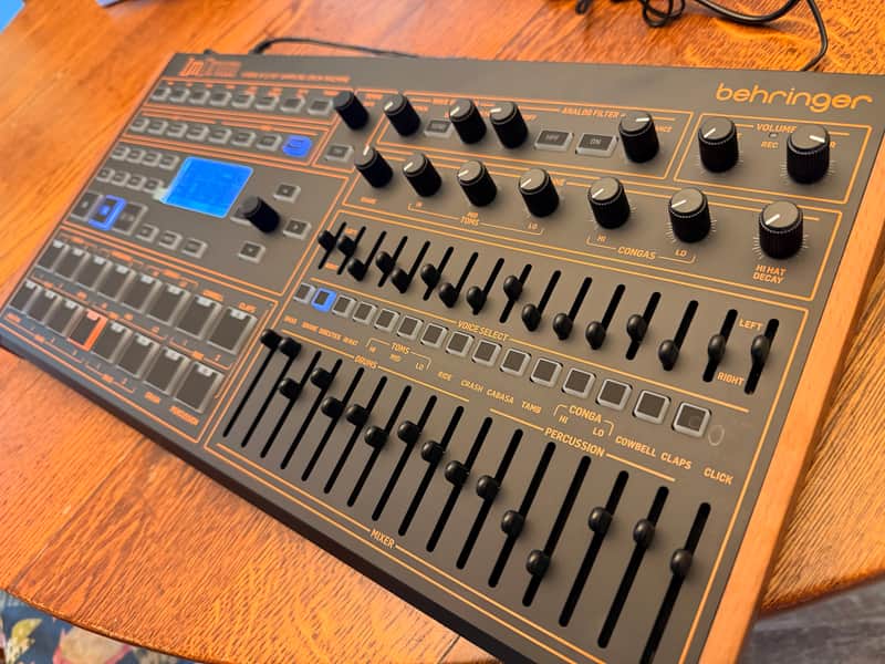 Behringer LM Drum Hybrid 8/12-Bit Sampling Drum Machine 2025 image 1