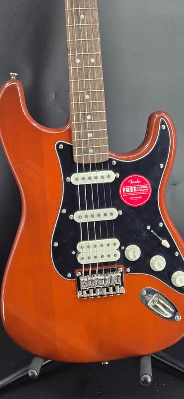 Squier 0374027529 Classic Vibe™ '70s Stratocaster® HT HSS, Laurel Fingerboard, Black Pickguard, Mocha image 1