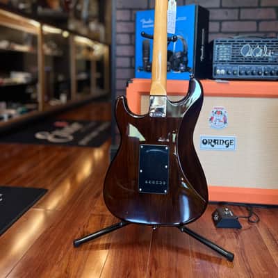 Squier Classic Vibe '70s Stratocaster HSS with Laurel Fretboard 2019 - Present - Walnut image 4