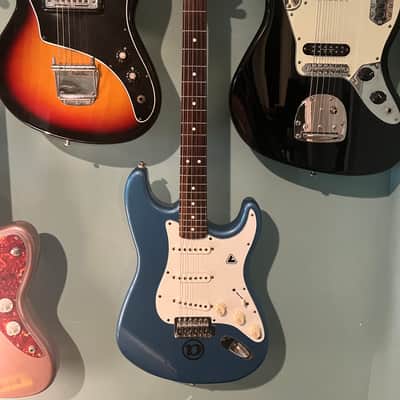 1997 Squier Standard Stratocaster MIM with Rosewood Fretboard - Lake Placid Blue image 4