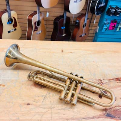 King Liberty Bb Trumpet w/Case image 3