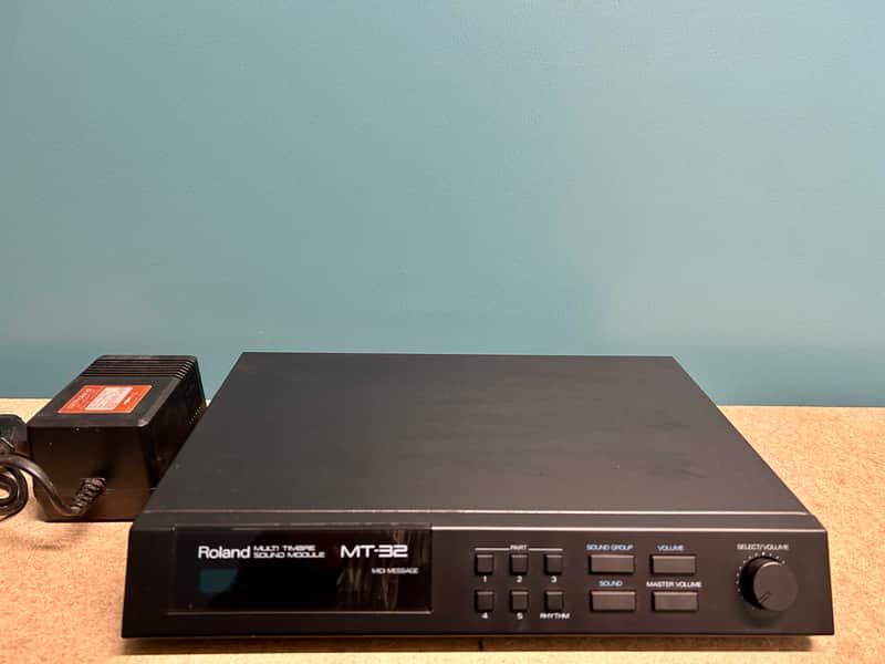 Roland MT-32 REV2 with original box image 1