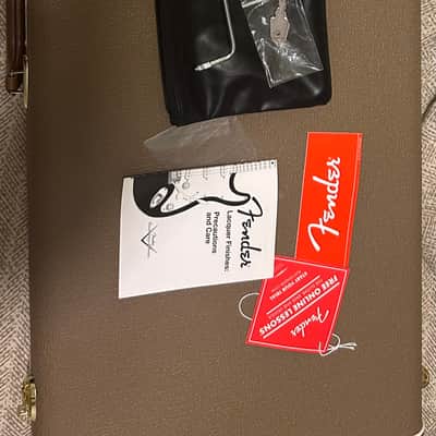 Fender American Vintage II Stratocaster 2022 - Fiesta Red image 11