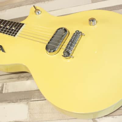 Duesenberg Senior Blonde image 3
