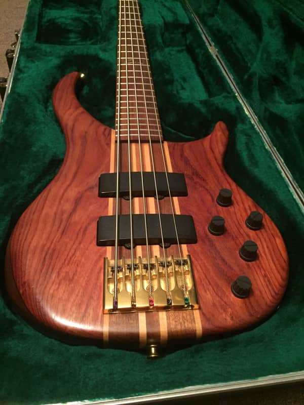 USA Made Peavey Cirrus 5 string neck through bass Walnut/Bubinga w